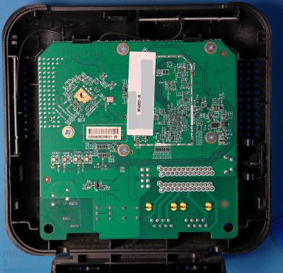 we420223-99_pcb_winbond_back.jpg