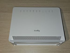 Cudy LT400E v1 front view