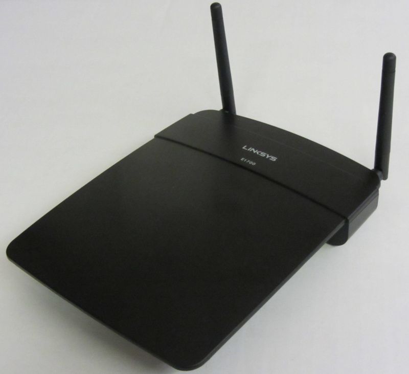 linksys-e1700_front.jpg