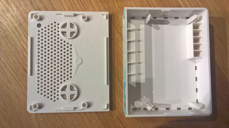 mikrotik_rb750r2_case2.jpg mikrotik_rb750r2_case2.jpg