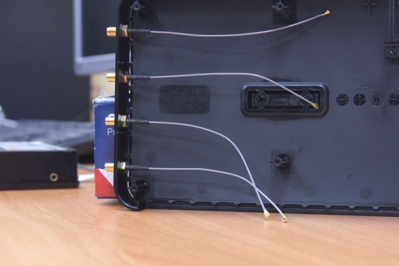 Netgear WNDR3700 v1 Antenna Mod