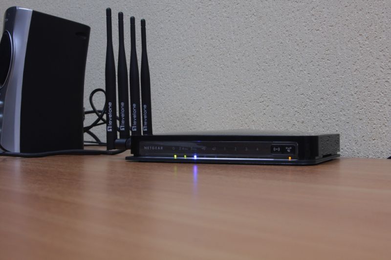Netgear WNDR3700 v1 Antenna Mod