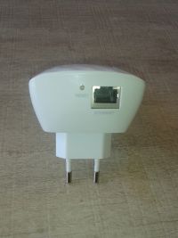 TP-Link RE200 (bottom view)