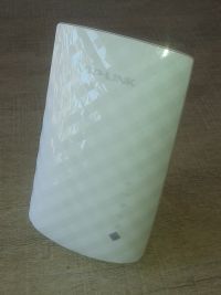 TP-Link RE200 (front view)