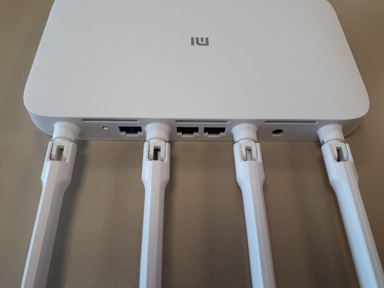 Xiaomi Mi Router 4A Gigabit Edition rear view