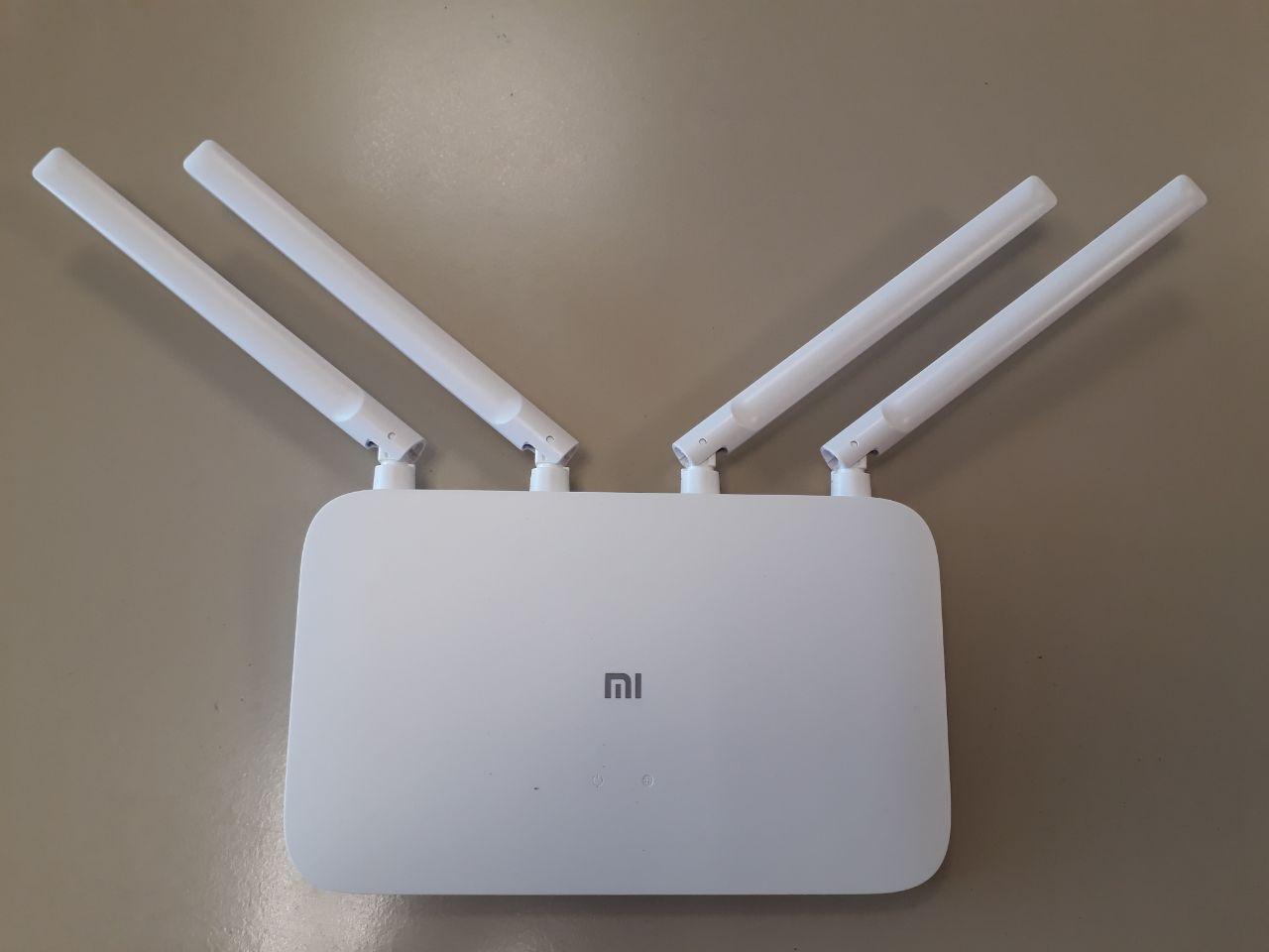 Xiaomi Mi Router 4A Gigabit Edition top view