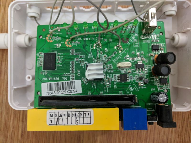 zbt_wr8305rt_board_top.jpg